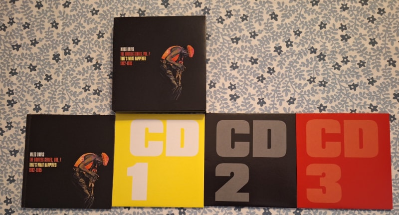 The packaging for the CD boxed set consists of three discs in coloured cardboard sleeves and a 50-page booklet, housed in a cardboard slip case.
