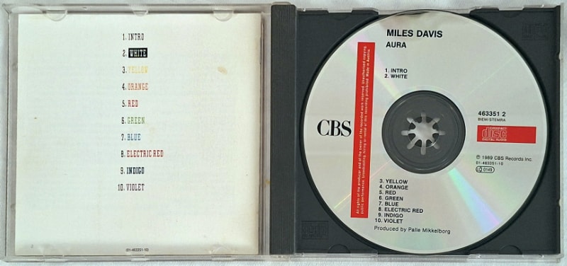 The standard CD silver label.