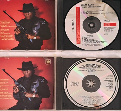 The standard version has two different silver labels.