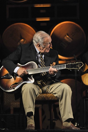 Bucky-Pizzarelli-Photo-by-John-Brackett-Courtesy-Benedetto-Guitars