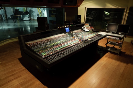 bauer-studios-studio-1-control-room